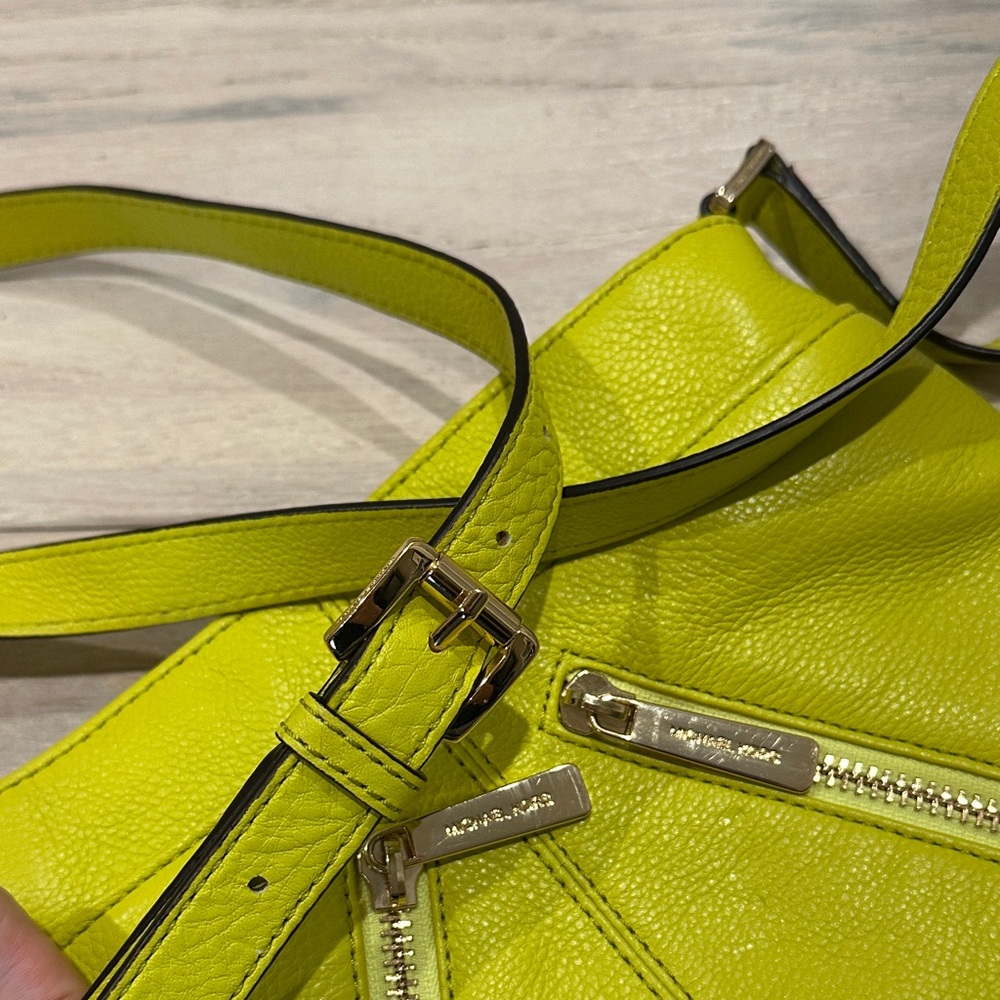 Michael Kors Leather Bright Neon Yellow Green Crossbody Bag - Picture 11 of 15